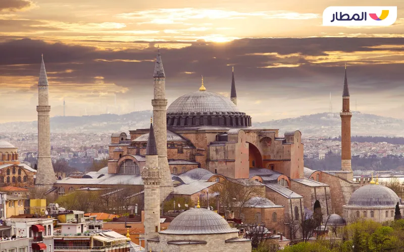 Discover the Sultanahmet Mosque and Hagia Sophia landmarks