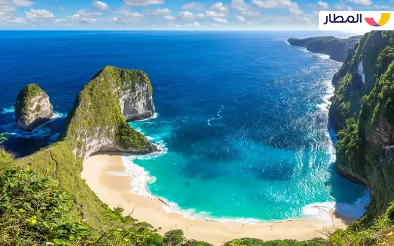 What are the best times to visit the island of Bali?
