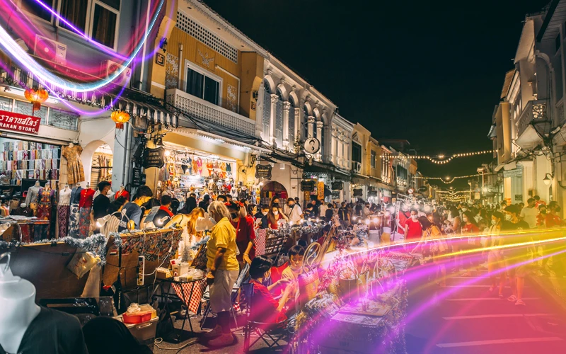 Sunday-Night-Market-in-the-Old-Town