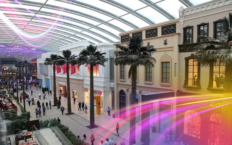 Shopping-and-Entertainment-at-The-Avenues-Mall